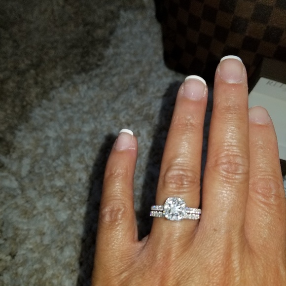 Ideal Hearts and Arrows Diamond Wedding Ring - Picture 3 of 3